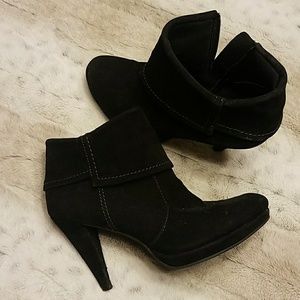 X-appeal black boot heels